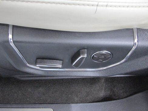 Certified 2020 Ford Expedition Max Platinum image 32