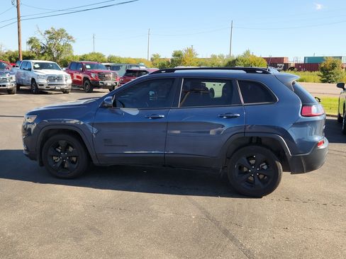Used 2021 Jeep Cherokee Latitude image 2