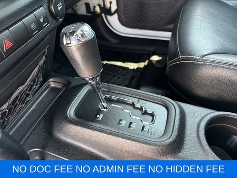 Used 2017 Jeep Wrangler Unlimited Rubicon AWD/4WD image 24