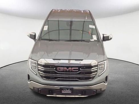 Used 2025 GMC Sierra 1500 SLT image 2
