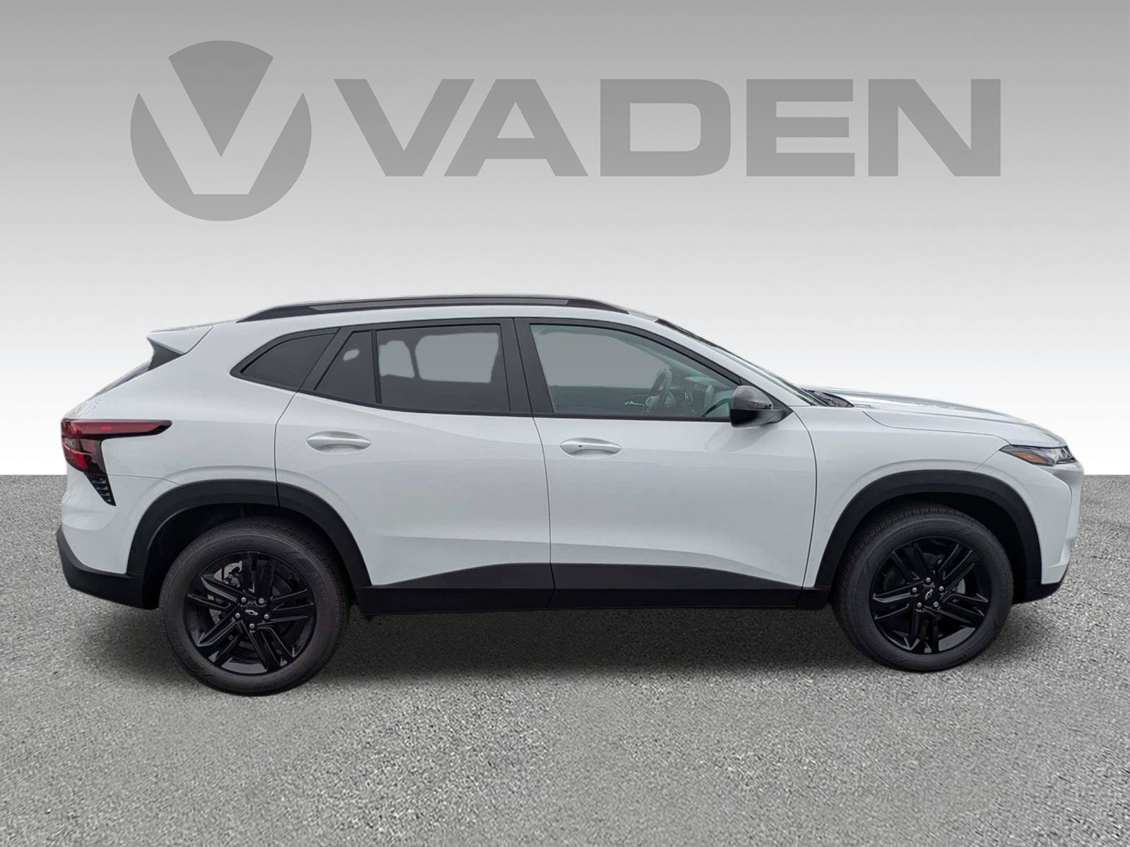 New 2026 Chevrolet Trax ACTIV w/ Sunroof Package FWD image 25