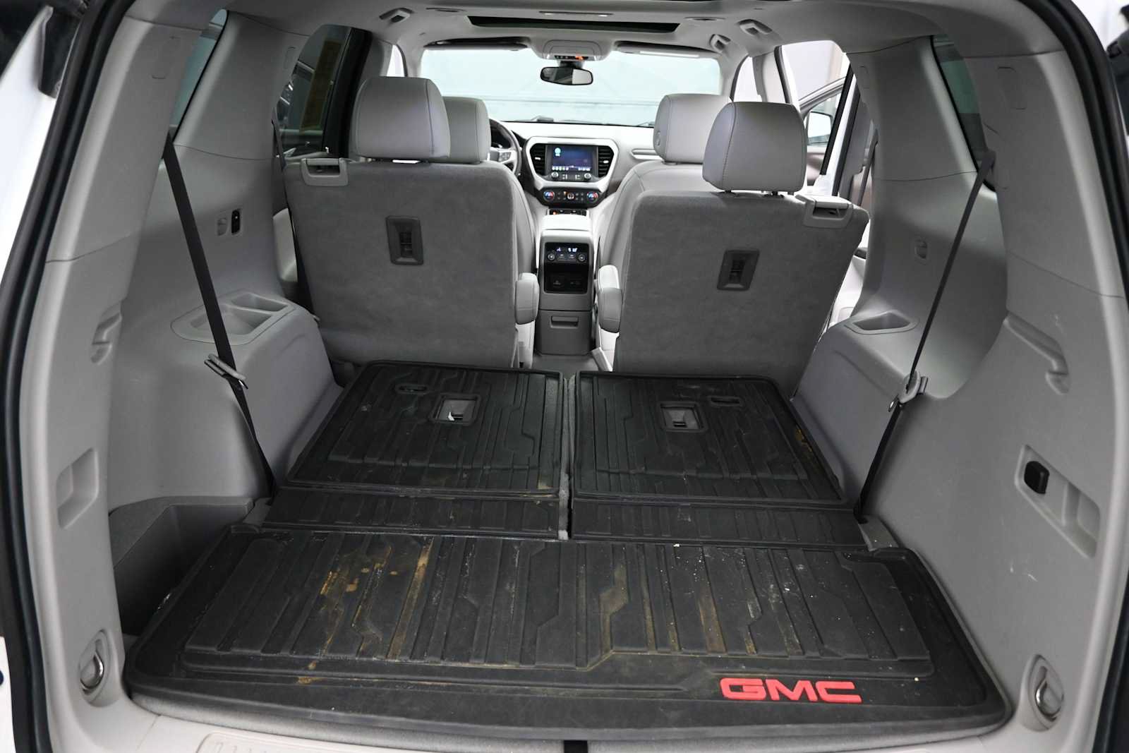 Used 2021 GMC Acadia SLT w/ LPO, Floor Liner Package AWD/4WD image 28
