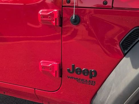 Used 2021 Jeep Wrangler Sport AWD/4WD image 12