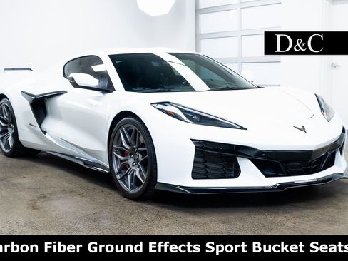 Used 2023 Chevrolet Corvette Z06 image 1