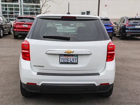 Used 2017 Chevrolet Equinox LS FWD image 6