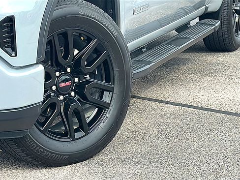 Used 2024 GMC Sierra 1500 Elevation AWD/4WD image 3