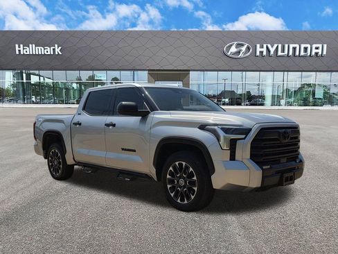 Used 2022 Toyota Tundra SR5 RWD image 1