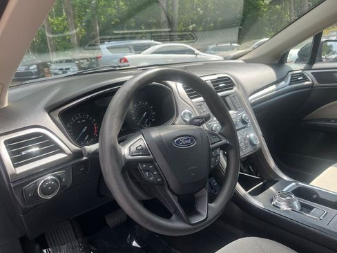 Used 2017 Ford Fusion S FWD image 14