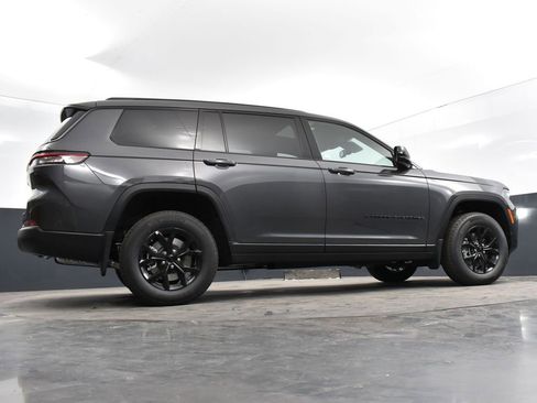 Used 2025 Jeep Grand Cherokee L Altitude image 55