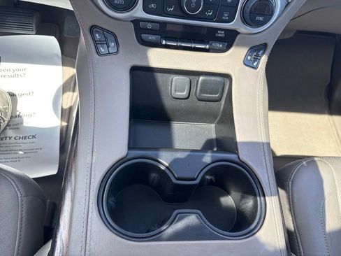 Used 2019 GMC Yukon XL SLT w/ Open Road Package AWD/4WD image 26