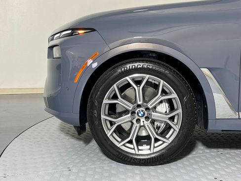 Used 2025 BMW X7 xDrive40i image 11