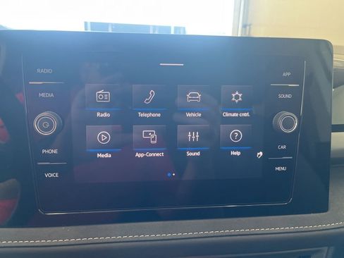 New 2026 Volkswagen Taos SE image 25