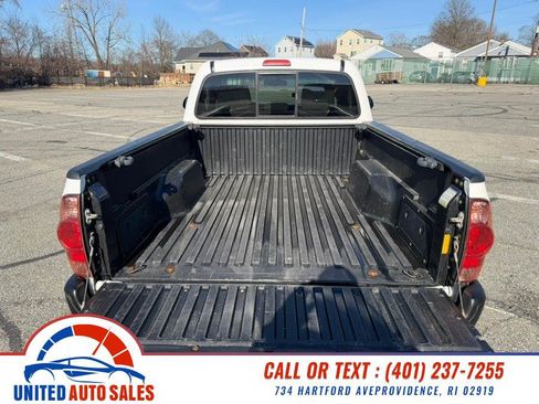 Used 2014 Toyota Tacoma 2WD Regular Cab image 9