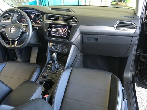 Used 2020 Volkswagen Tiguan SE w/ Panoramic Sunroof Package AWD/4WD image 30