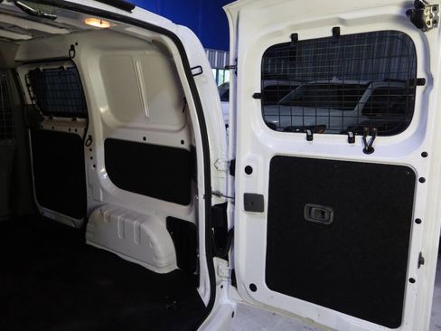 Used 2021 Nissan NV200 SV w/ Sliding Door Glass Package image 16