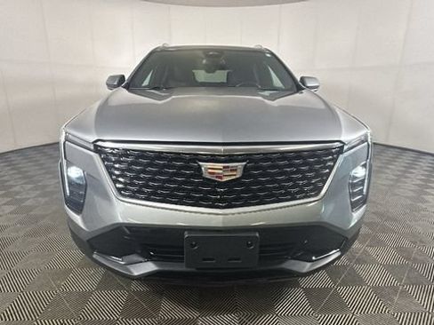 Used 2024 Cadillac XT4 Premium Luxury AWD/4WD image 7
