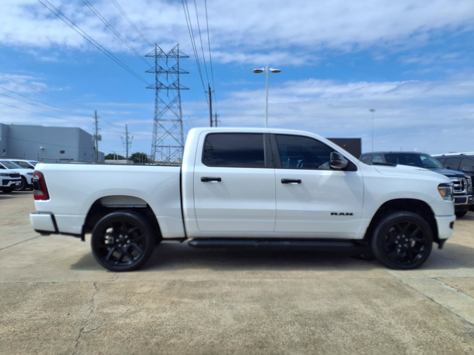 Used 2023 RAM 1500 Laramie AWD/4WD image 10