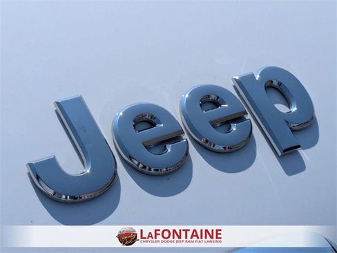 Used 2018 Jeep Cherokee Overland image 10