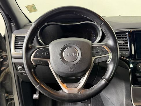 Used 2020 Jeep Grand Cherokee Altitude AWD/4WD image 17