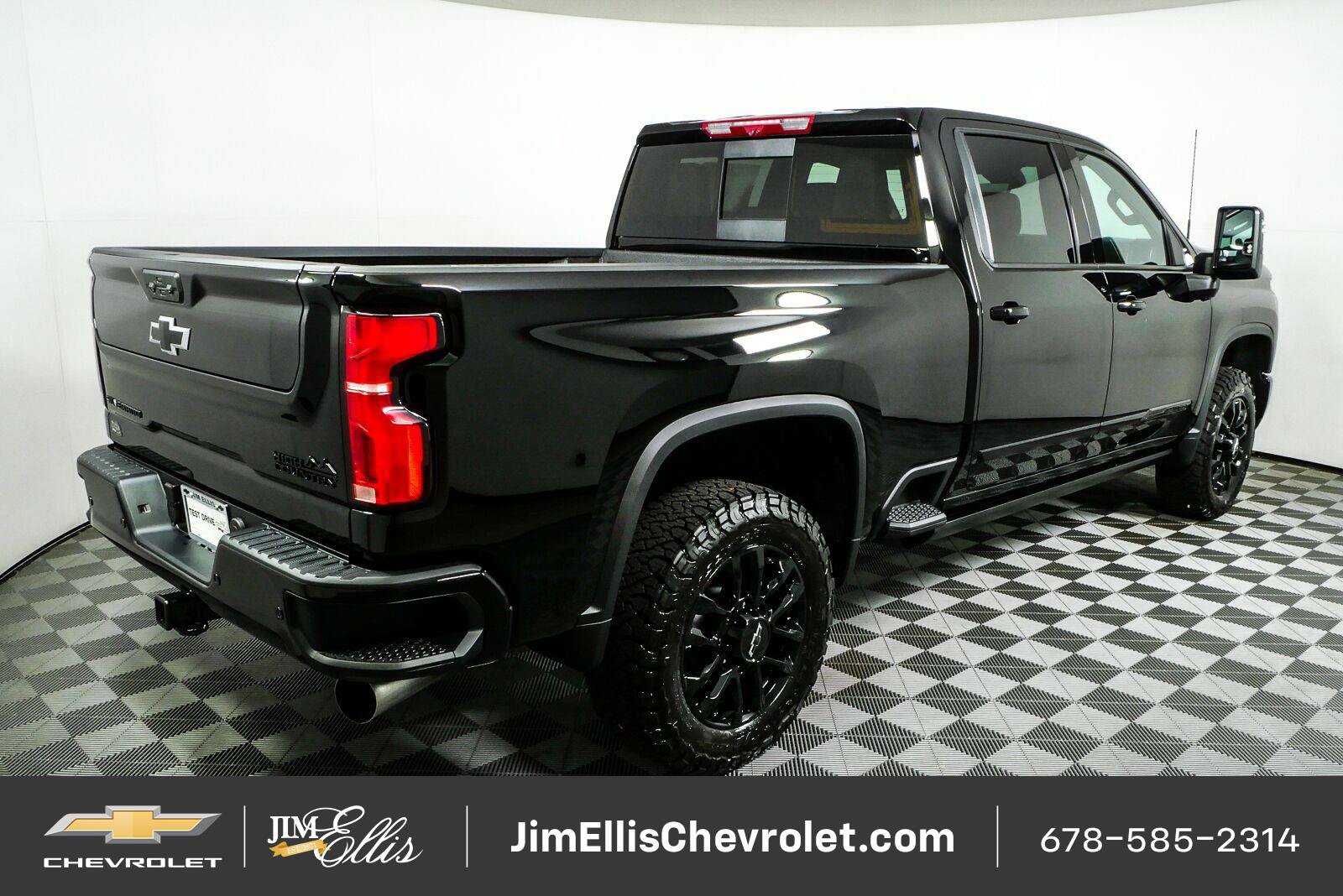 New 2026 Chevrolet Silverado 2500 High Country w/ Midnight Edition AWD/4WD image 3