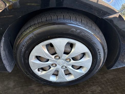 Used 2016 Hyundai Accent SE FWD image 37