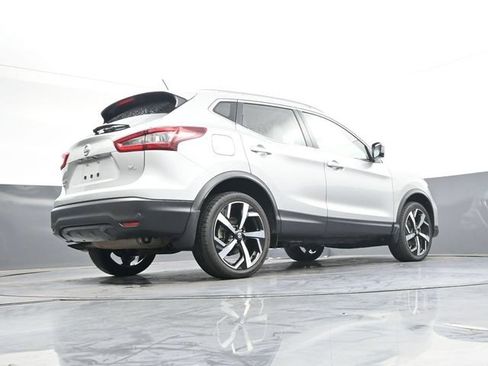Used 2022 Nissan Rogue Sport SL w/ Premium Package FWD image 31