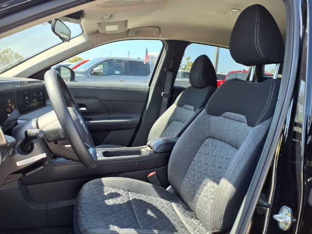 Certified 2025 Nissan Kicks SV AWD/4WD image 16