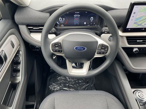 New 2026 Ford Explorer Active RWD image 13