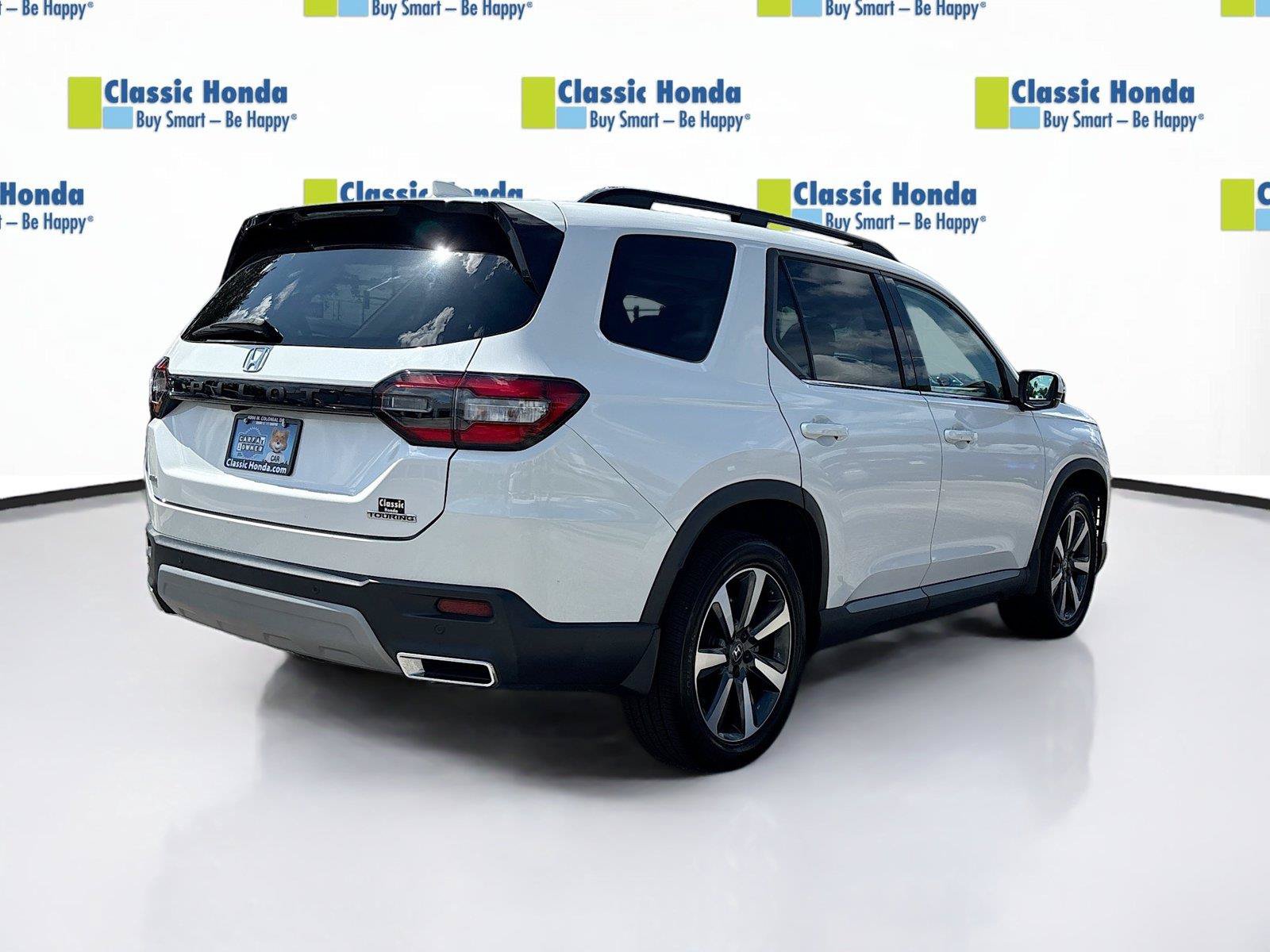 Certified 2024 Honda Pilot Touring image 8