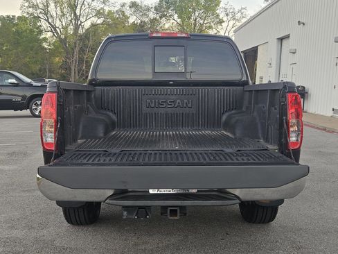Used 2018 Nissan Frontier SV image 9