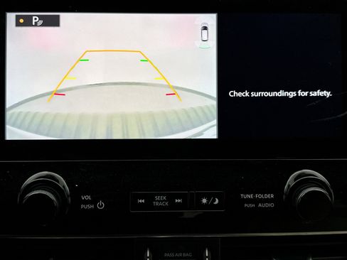 Used 2022 Nissan Armada SV w/ SV Appearance Package image 11