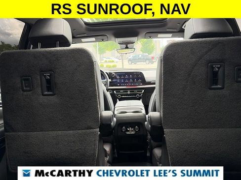 Used 2024 Chevrolet Traverse RS FWD image 42