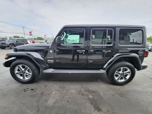 Used 2023 Jeep Wrangler Sahara image 6