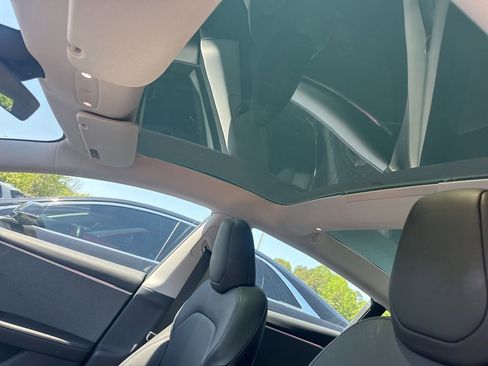 Used 2024 Tesla Model 3 Standard Range image 4