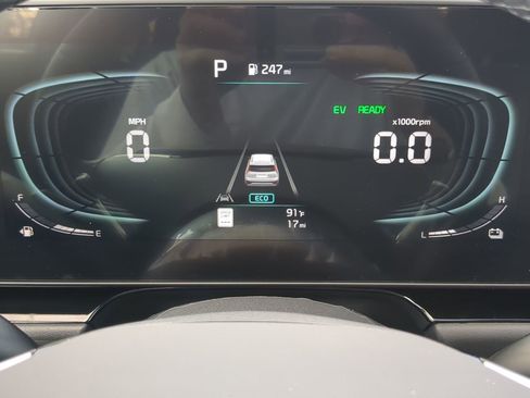 New 2025 Kia Niro EX image 24