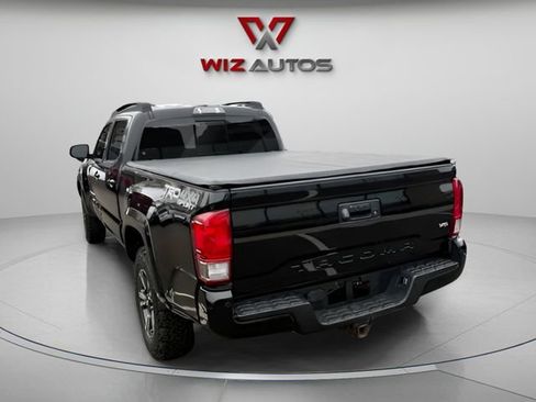 Used 2017 Toyota Tacoma TRD Sport w/ Premium & Technology Package image 7