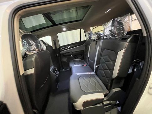 New 2026 Volkswagen Atlas Peak Edition AWD/4WD image 22