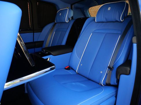 Certified 2023 Rolls-Royce Cullinan w/ Cullinan Package AWD/4WD image 7
