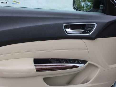 Used 2018 Acura TLX image 13