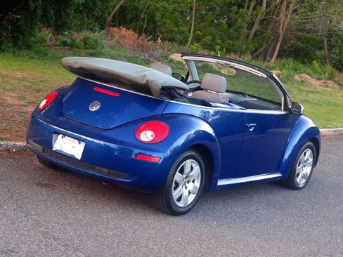 Used 2007 Volkswagen Beetle Convertible w/ Package 1 FWD image 21