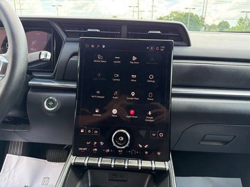 Used 2025 GMC Terrain Elevation FWD image 17