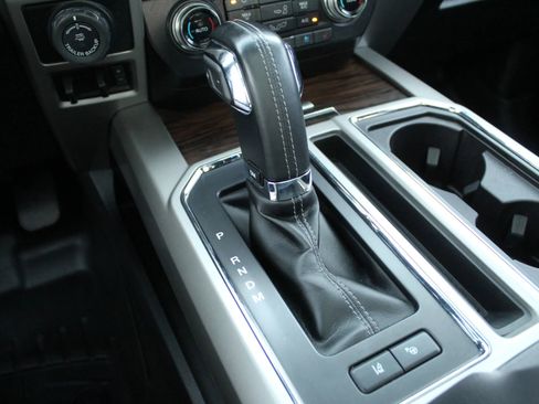 Used 2018 Ford F150 Lariat w/ Equipment Group 502A Luxury image 19