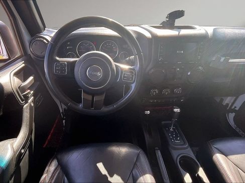Used 2017 Jeep Wrangler Unlimited Rubicon AWD/4WD image 9