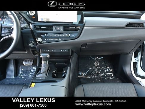 Used 2025 Lexus ES 350 w/ Premium Package image 8