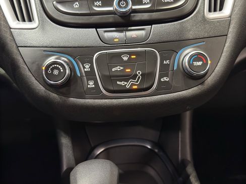 Used 2022 Chevrolet Malibu RS image 27