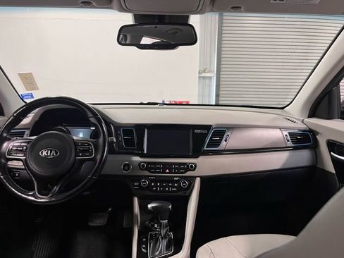 Used 2018 Kia Niro EX Premium image 20