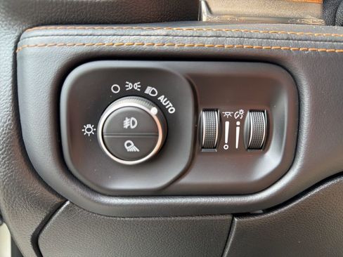 Used 2019 RAM 2500 Limited AWD/4WD image 62