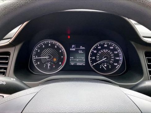 Used 2019 Hyundai Elantra SE FWD image 18