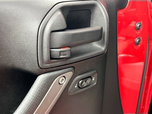 Used 2013 Jeep Wrangler Sport AWD/4WD image 16