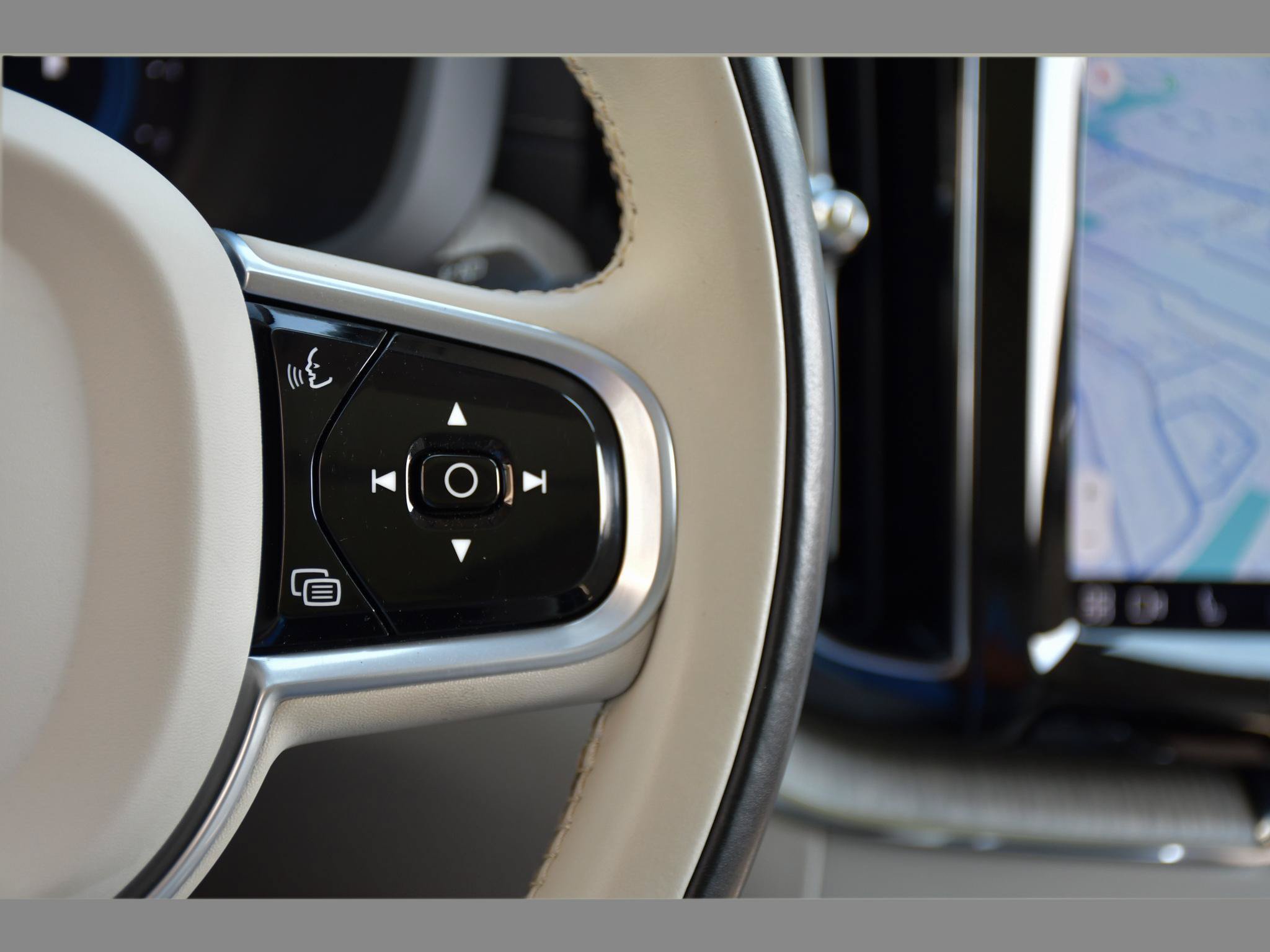 Used 2022 Volvo XC60 B5 Inscription w/ Protection Package FWD image 35